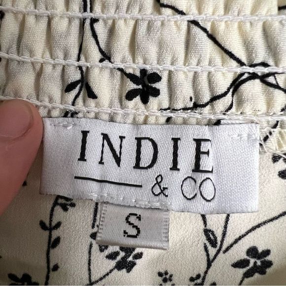 Indie & Co Cream Black Floral Smocked High Neck Blouse NWOT - Picture 3 of 5